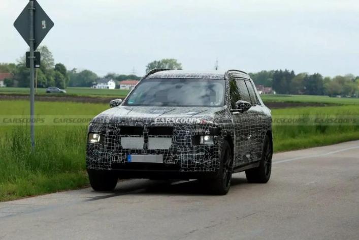 BMW представит 1000-сильный внедорожник с электрическим мотором