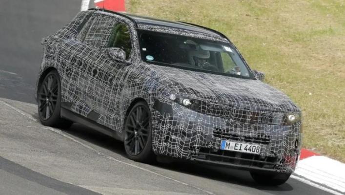 По слухам, новый BMW X5 можно будет купить с двигателями внутреннего сгорания, гибридными моторами…