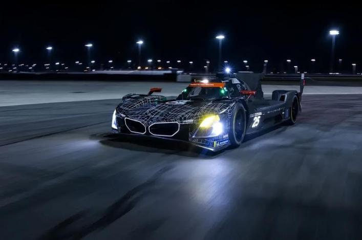 BMW M Hybrid V8 2026 - новый монстр готов к битве