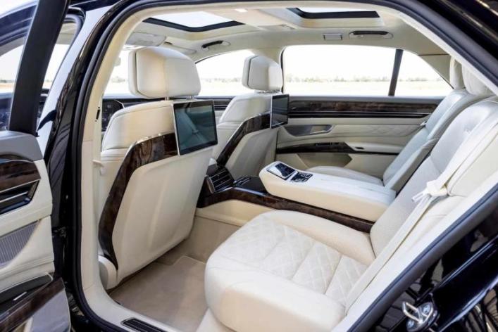 Интерьер прототипа 2 поколения Volkswagen Phaeton
