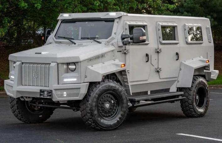 Представлен бронированный внедорожник Condor: у него цвет BMW, фары «Гелика» и сердце Ford