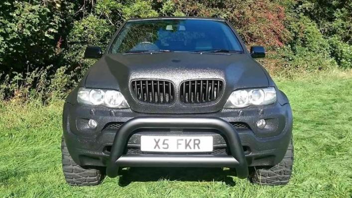 Старый «безумный» кроссовер BMW X5 E53 с большим пробегом хотят продать за 2,6 млн рублей