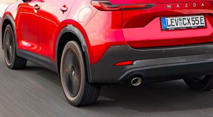 Самая хитовая Mazda показалась в новом поколении: фонари будут как у BMW