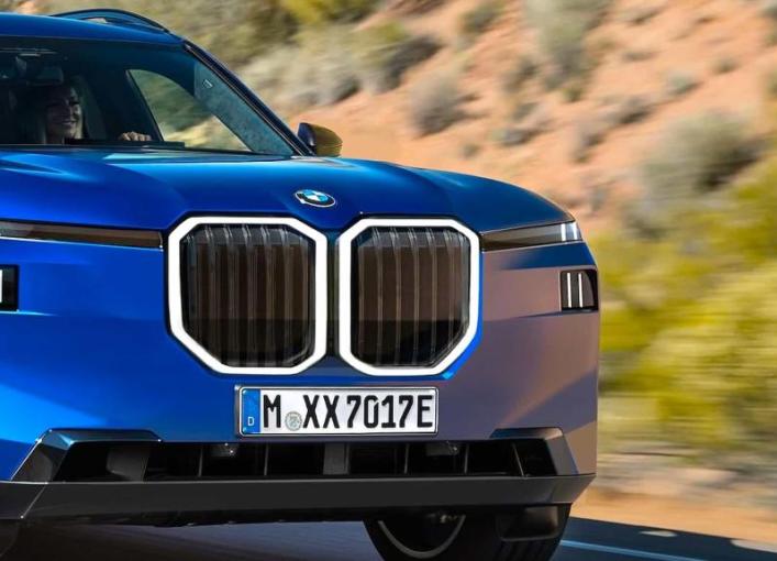 Самый большой и дорогой кроссовер BMW показался на реалистичных изображениях