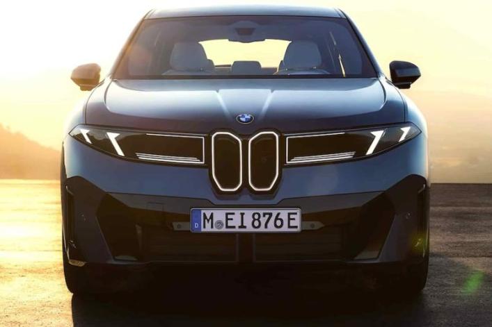 BMW вложил миллиарды в электромобили, а теперь заявляет, что ДВС никуда не денутся