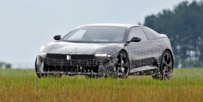 Тестовый прототип загадочного спортивного автомобиля BMW