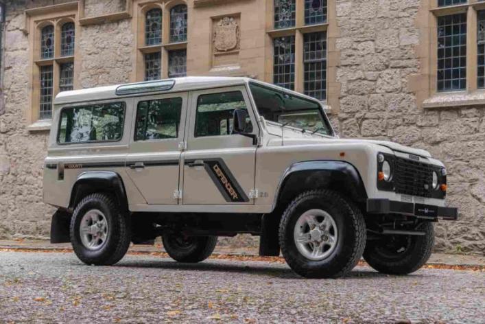 Land Rover Defender