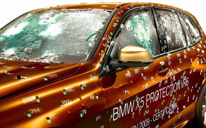 Показан пуленепробиваемый BMW X5, который используют в ФБР
