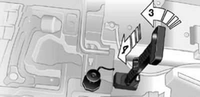 3. Поверните рукоятку против часовой стрелки до упора, см. стрелку 3. При повороте рукоятки колесо…