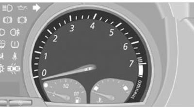 При никакви обстоятелства не трябва да увеличавате оборотите на двигателя до червения…