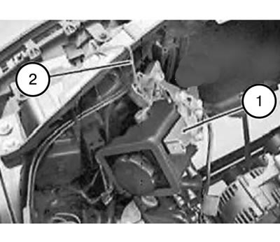 30.Закрепить насос гидроусилителя рулевого управления (1) с бачком бандажом (2) на щите передка.