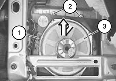 8. Расфіксаваць і адлучыць раз'ём (1).