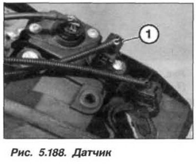 Deblocați și deconectați amortizorul (1, fig. 5.188) senzor de poziție a arborelui cu came de…